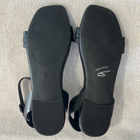 Diba Black Leather Sandals with Black Chain-like feature. - Picture 3 of 3